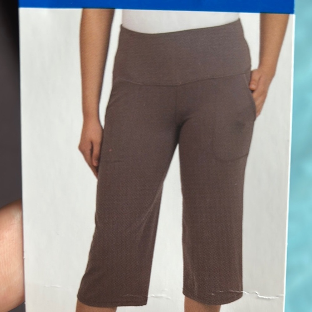 Tuff Athletics Brown Cropped Pants size large nwt